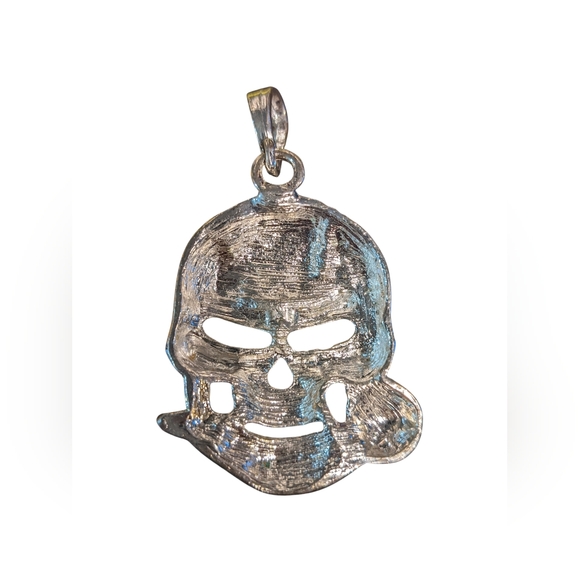 Large Silver Tone Skull Pendant with Rose - Picture 2 of 3